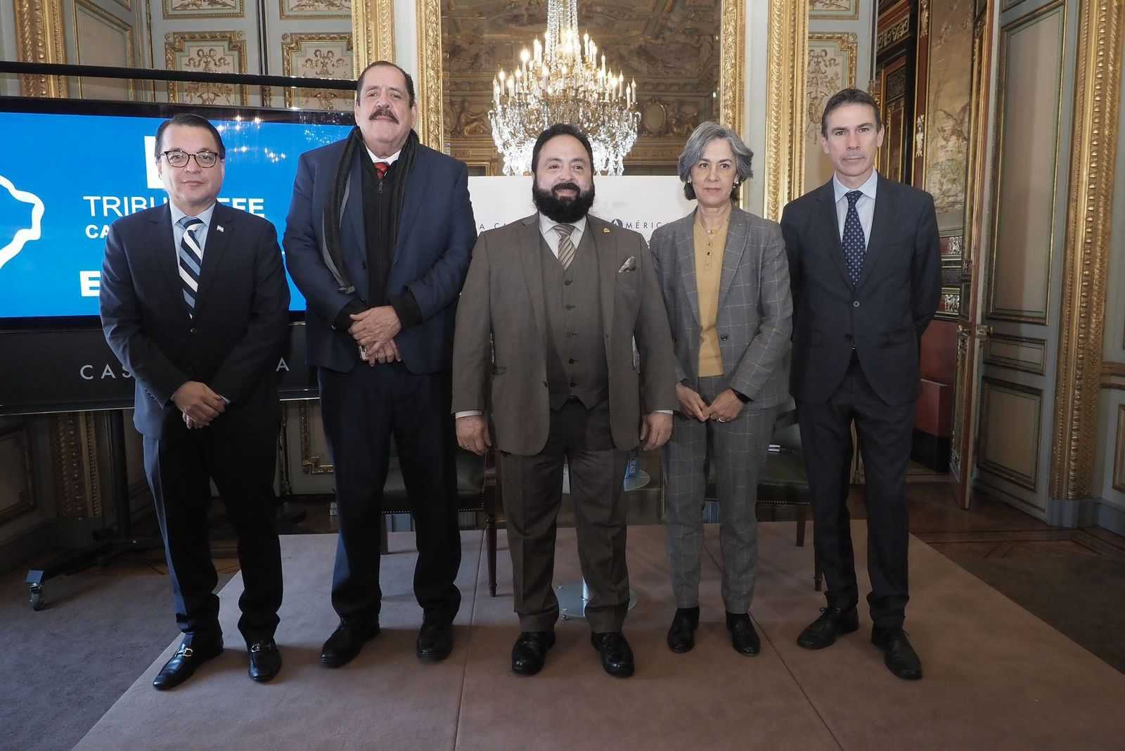 Presidente entrevistado por la directora de la Agencia EFE en Casa de América, España